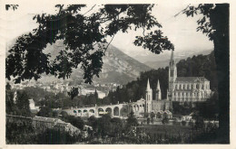 France Lourdes Basilique - Lourdes