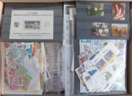 Alle Welt Briefmarken Von Alt Bis Neu, Lose Marken In Tütchen U. Umschlägen, Moderne BUND, DDR, Auch Kiloware, Zusätzlic - Collections (sans Albums)
