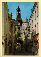 37. AMBOISE – La Rue Nationale Et La Tour De L'Horloge (animée) (voir Scan Recto/verso) - Amboise