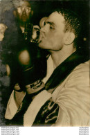 BOXE ALPHONSE HALIMI 10/1960 CHAMPION D'EUROPE DES COQ VICTOIRE SUR GILROY PHOTO DE PRESSE 18X13CM - Sport