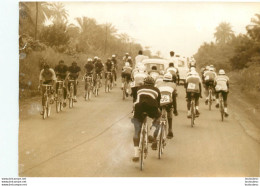 CYCLISME 12/1961 JEUX DE L'AMITIE ABIDJAN  GAGNE PAR PAUL LE METAYER PHOTO DE PRESSE 18X13CM - Ciclismo