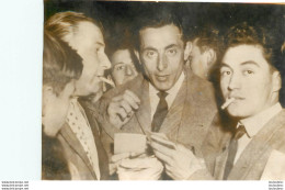 CYCLISME  04/1955 FAUSTO COPPI SIGNATURES D'AUTOGRAPHES PHOTO DE PRESSE 15X11CM - Wielrennen