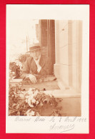 E-Argentine-02P41  Carte Photo à Identifier, Un Homme Sur Son Balcon, BUENOS AIRES, Le 8 Avril 1922, BE - Argentina