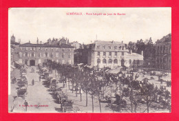 F-54-Luneville-51Ph74   La Place Léoplod, Jour De Marché, Cpa BE - Luneville