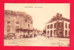 F-56-Malestroit-02Ph100   La Rue Des écoles, Vieille Voiture, Hôtel, Cpa BE - Malestroit