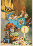 BABBO NATALE BAMBINO Natale Vintage Cartolina CPSM #PAK286.IT - Kerstman