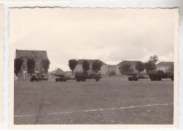 Photos 14/07/1957 Allemagne Landau Caserne Mangin  Défilé Motorisé Du 14 Juillet  Réf 29784 - Luoghi