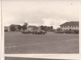 Photos 14/07/1957 Allemagne Landau Caserne Mangin  Défilé Motorisé Du 14 Juillet  Réf 29785 - Lieux