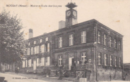 MOUZAY  -  VERDUN  -  MEUSE  -  (55)  -   CPA  ANIMEE  -  LA  MAIRIE  ET  ECOLE  DES  GARCONS. - Verdun