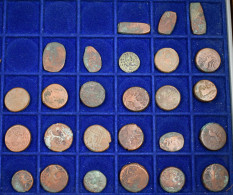 Indien: 26 Kupfermünzen Antikes Indien / Grenzgebiet Afghanistan, Vermutlich 18. - Indien