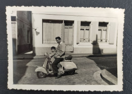 Photo Ancienne Père Et Fille Sur Un Scooter - Radsport