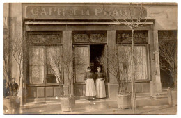 Devanture Café De La Place. Carte Photo Animée Non Située - Caffé