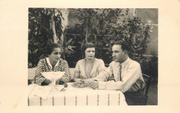 Annonymous Persons Souvenir Photo Social History Portraits & Scenes Elegantpeople At Table 1932 - Fotografia