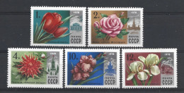 Russia 1978 Flowers Y.T. 4479/4483 ** - Unused Stamps
