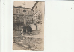 Carte Photo Enfants Posant Devant Calvaire -Religion - Zu Identifizieren