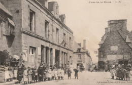 35 SAINT-BRICE-EN-COGLES. Place De La Mairie Grosse Animation Devant L'Epicerie - Sonstige & Ohne Zuordnung