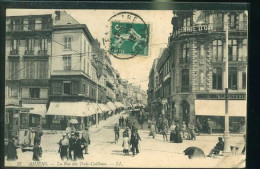 AMIENS LA RUE DES TROIS CAILLOUX    (    Mes Cartes Ne Sont Pas Jaunies ) - Amiens