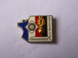 Pins BALLARD DOUBLE MOULE GENDARMERIE CHAMPIONNAT DU MONDE MILITAIRE EQUIPE DE FRANCE - Polizia