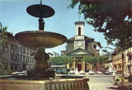 *CPM - SUISSE - GENEVE - Eglise Catholique De Ste Croix Et La Place Du Marché - Genève