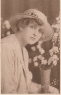Postcard - Art - Taken From The Photograph - Of Gladys Cooper - Card No.d2671 - VERY GOOD - Unclassified