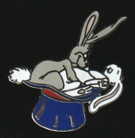 77681-Pin's.Lapin.sexe.Magicien...signé Démons Et Merveilles. - Stripverhalen