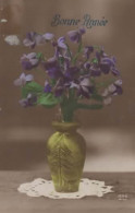 FANTAISIE, BONNE ANNEE, BOUQUET DE FLEUR DANS VASE SUR NAPPERON COULEUR   REF 15835 - New Year