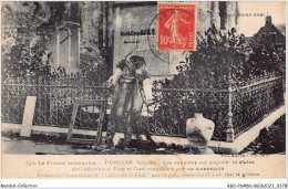 ABOP6-80-0514 - PERONNE - Les Vandales Ont Emporté La Statue De Cathérine De Foix Et L'ont Remplacée Par Un Mannequin - Peronne