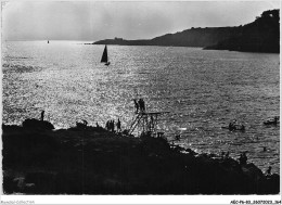 AECP6-83-0563- SANARY-SUR-MER - Contre-jour Sur La Plage  - Sanary-sur-Mer