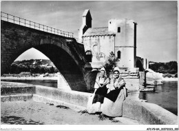 AFCP9-84-0982 - Le Comtat Vencessin - AVIGNON - Jeune Comtadines Et Le Pont St-bénézet - Avignon (Palais & Pont)