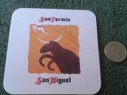 COASTER MAT POSAVASOS QUE CERVEZAS SAN MIGUEL DEDICÓ A LOS SANFERMINES SAN FERMÍN PAMPLONA CERVEZA SPAIN BULL BULLFIGHT - Beer Mats