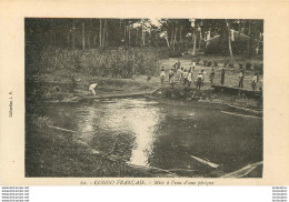 CONGO FRANCAIS MISE A L'EAU D'UNE PIROGUE  COLLECTION J.F. - Congo Francese