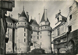 37 - Langeais - L'Entrée Du Château Et La Maison De Rabelais - Mention Photographie Véritable - Carte Dentelée - CPSM Gr - Langeais