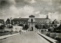 29 - Quimperlé - Collège Moderne - Animée - CPSM Grand Format - Carte Neuve - Voir Scans Recto-Verso - Quimperlé