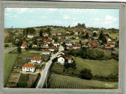 CPSM Dentellée (71) La GUICHE - Vue Aérienne Du Bourg En 1960 - Carte Colorisée - Altri & Non Classificati