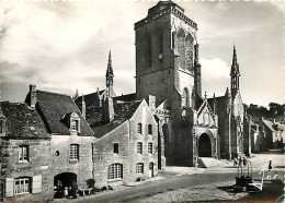 29 - Locronan - Charmant Ensemble De L'Eglise Avec Les Maisons De La Renaissance - Animée - Mention Photographie Véritab - Locronan