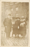 Annonymous Persons Souvenir Photo Social History Portraits & Scenes Elegant Hat Fur Coat Dog - Photographie