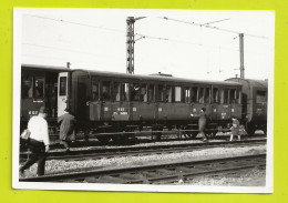 PHOTO TRAIN Wagon Ou Voiture Voyageurs EST De III ème Classe Dans Les Années 60 - Eisenbahnen