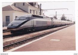 PHOTO Originale TRAINS Wagon TGV Pendulaire SNCF En Gare De MONTEREAU Le 20 Mai 1998 - Trains