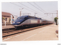 PHOTO Originale TRAINS Wagon TGV Pendulaire 01 SNCF En Gare De MONTEREAU Le 20 Mai 1998 - Trains