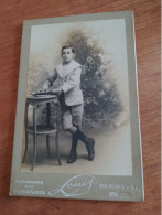 560 // PHOTO ANCIENNE CARTONNEE 16 X 10 CMS / JEUNE GARCON - Anonyme Personen