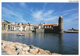 COLLIOURE - LA PLAGE DU BORAMAR L EGLISE ET SON CLOCHER PHARE MEDIEVAL - Collioure