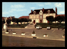 89 - MONETEAU - PLACE DE LA MAIRIE - Moneteau