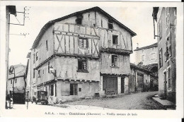 Confolens - Vieille Maison De Bois - Confolens