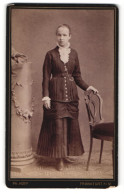 Fotografie Ph. Hoff, Frankfurt A. M., Portrait Hübsche Frau Im Schwarzen Kleid  - Personnes Anonymes