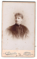 Fotografie A. Dessler, Gotha, Portrait Junge Dame Mit Zurückgebundenem Haar  - Anonieme Personen