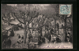 CPA Soissons, Le Marché Sur La Grand`Place  - Soissons