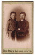 Fotografie Max Simon, Klingenberg A. M., Zwei Geschwister In Feinen Kleidern  - Personnes Anonymes