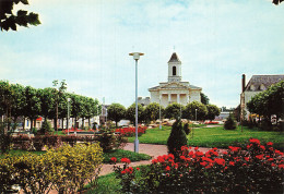 56 LA GACILLY L EGLISE ET LE JARDIN - La Gacilly