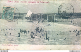 S415 Cartolina Saluti Dalla Ridente Spiaggia Di Viareggio Provincia Di Lucca - Lucca