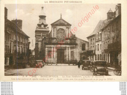 22. MONCONTOUR .  La Place Penthièvre . Eglise St-Mathurin . - Moncontour